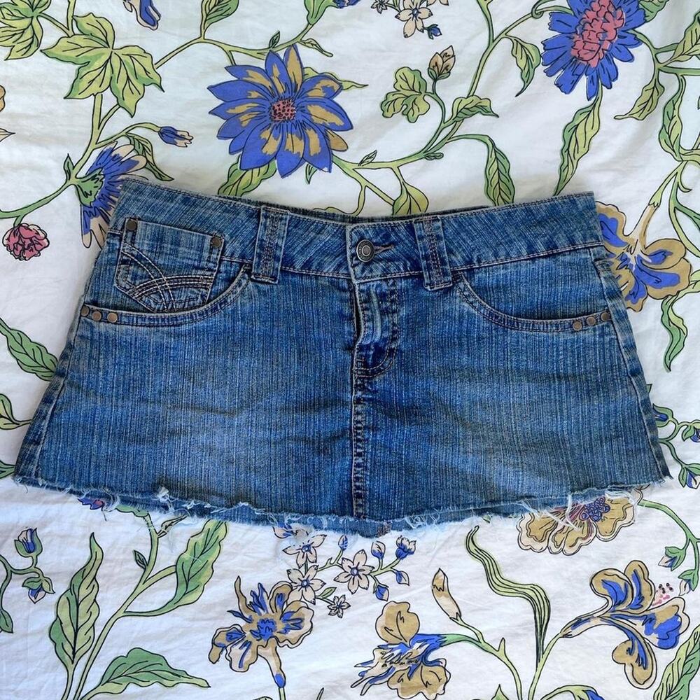 Hydraulic low rise mini denim